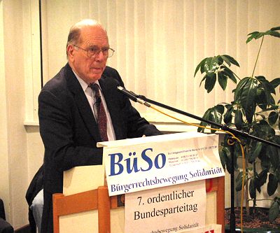 Lyndon LaRocuhe spricht auf dem Bundesparteitag in Frankfurt