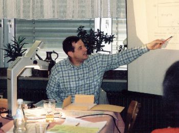 Bernd Schulz bei einem wissenschaftlichen Vortrag