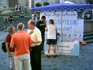 Informationsstand in der Altstadt von T&uuml;bingen